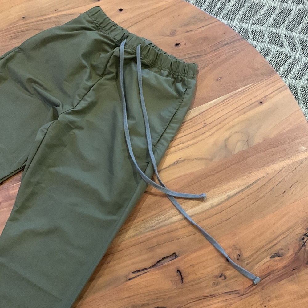 Mnml Joggers Size Small Used Like New - image 5